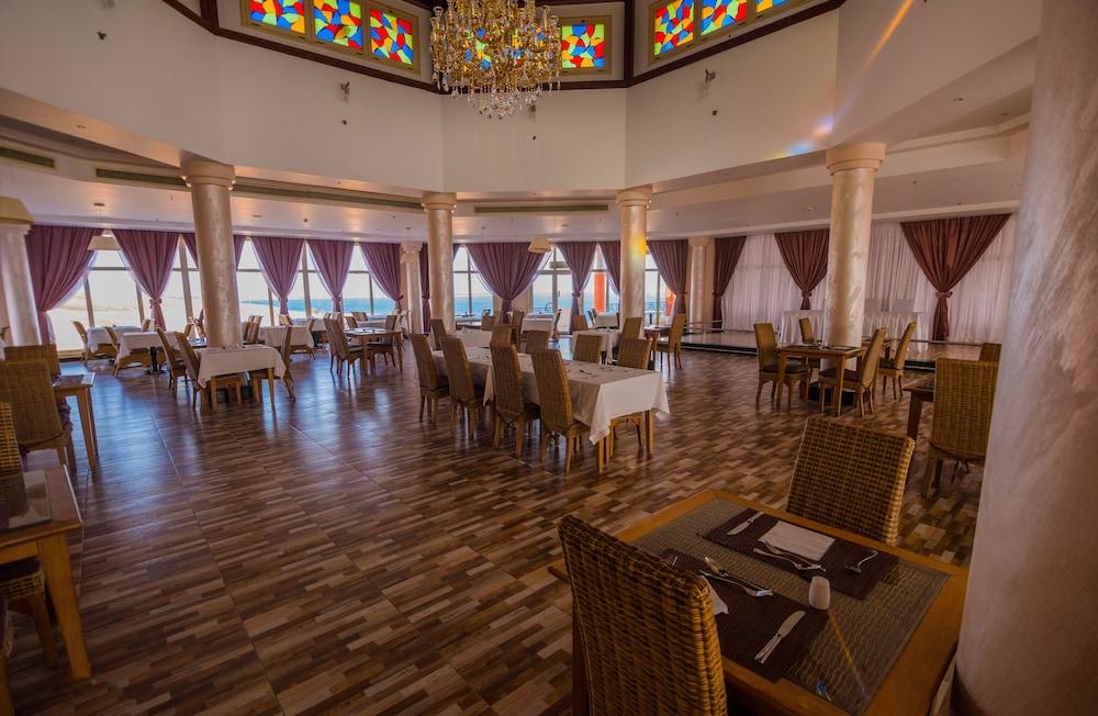 Курортный комплекс Ecotel Bay View 4*