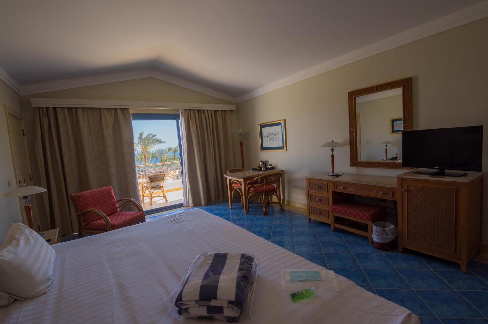 אתר נופש Ecotel Bay View 4*