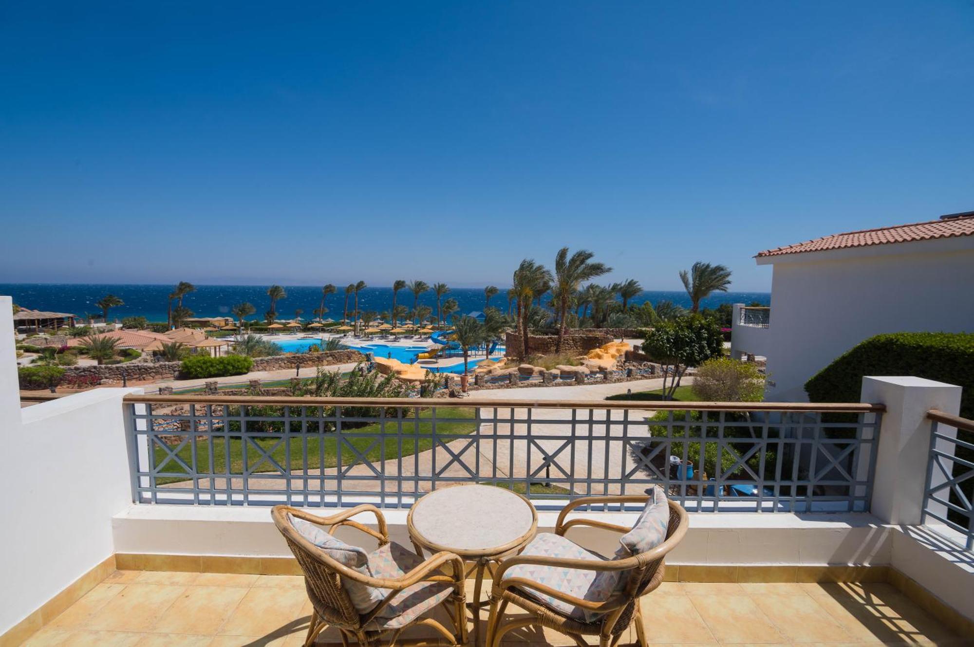אתר נופש Ecotel Bay View 4*